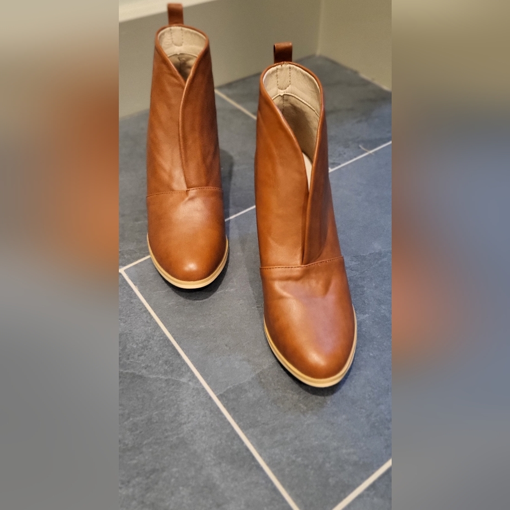 Elegant Brown Leather Ankle Boots